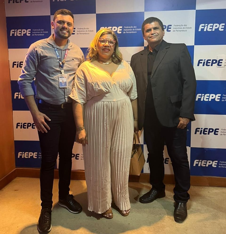 WhatsApp-Image-2025-12-17-at-20.28.05-2 ­­EDUCAÇÃO QUE TRANSFORMA: GRE MATA NORTE CELEBRA FORMATURA HISTÓRICA DO ENSINO MÉDIO INTEGRAL