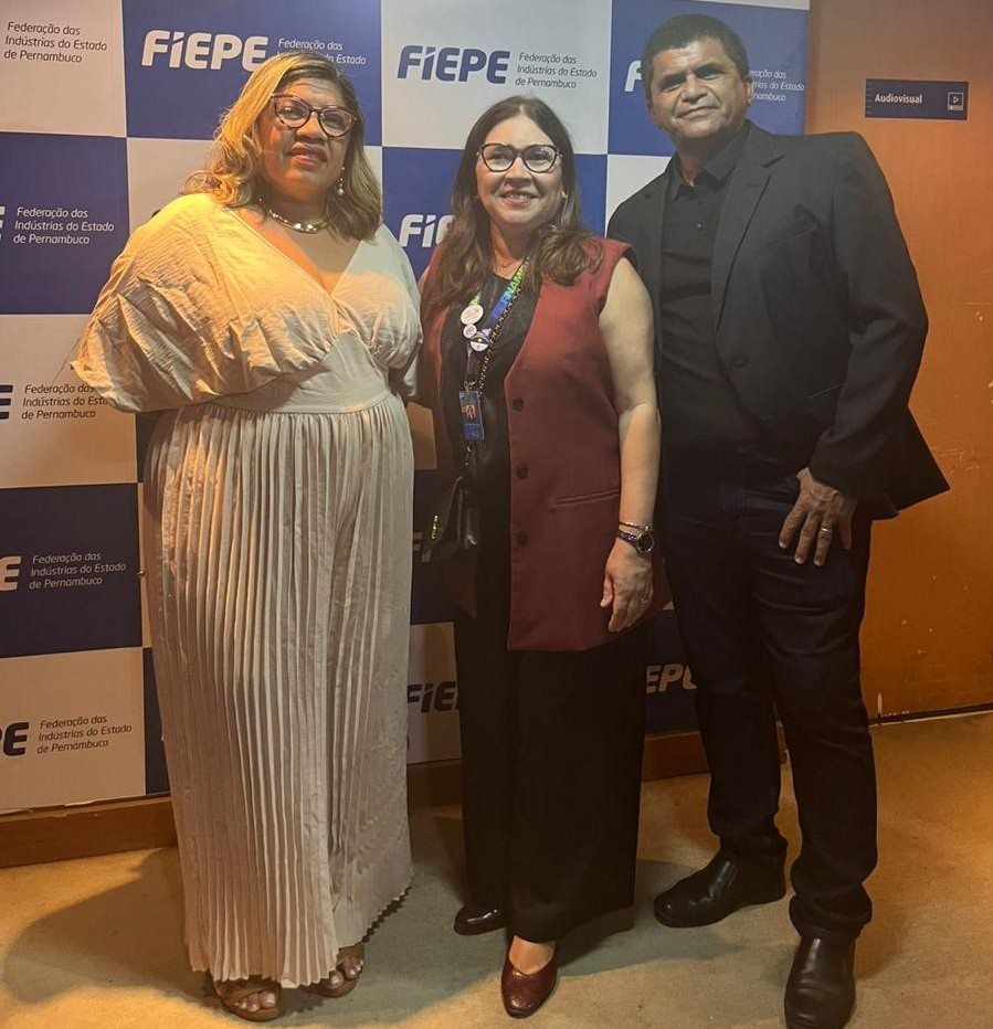 WhatsApp-Image-2025-12-17-at-20.28.05-3 ­­EDUCAÇÃO QUE TRANSFORMA: GRE MATA NORTE CELEBRA FORMATURA HISTÓRICA DO ENSINO MÉDIO INTEGRAL